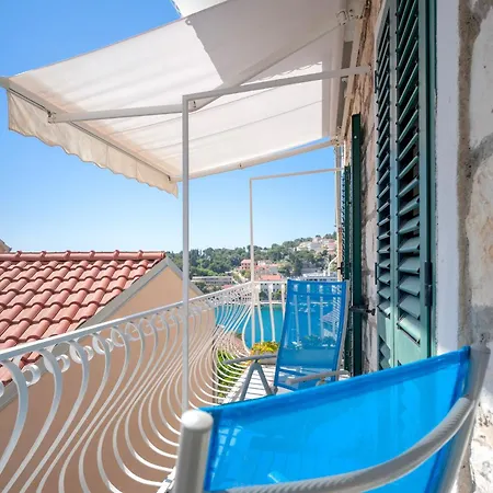 Tihari - Zf Hvar * Hvar Town